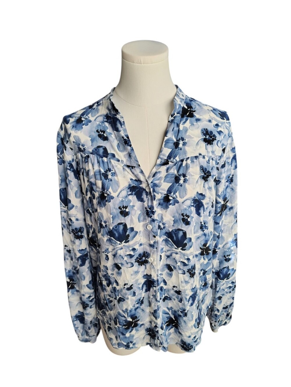 Cloth & Stone Bright Blue and White Floral Lightweight Blouse Size Large